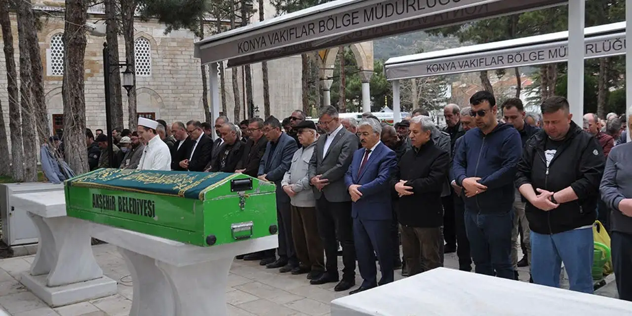 Konya’da yürekler tek saf oldu! Eğitimciler gıyabi cenaze namazı kıldı