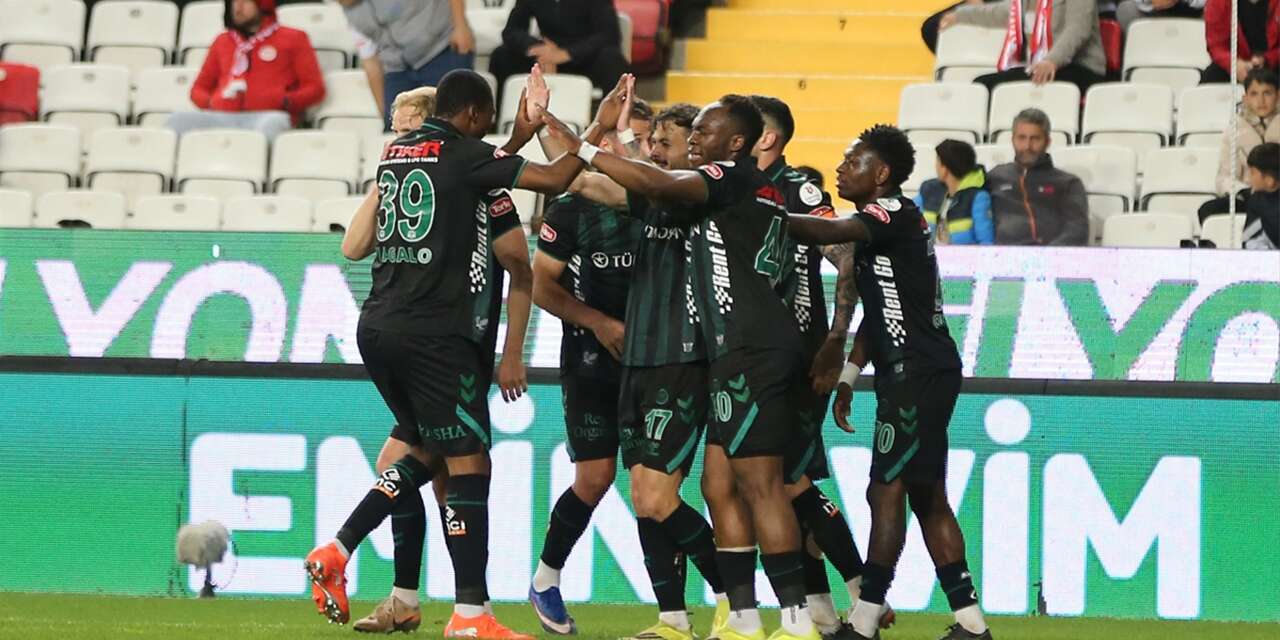 Konyaspor deplasmanda Antalyaspor’u 2 golle geçti