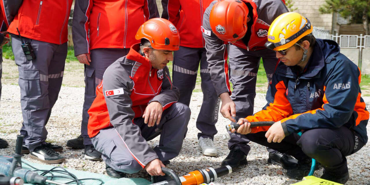 Konya’da Kızılay ekipleri hayat kurtarmak için eğitime girdi