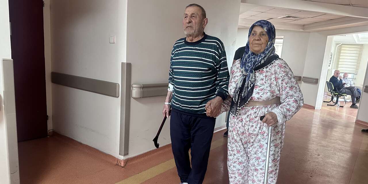 Konya’daki Akdağ çifti, “hastalıkta ve sağlıkta” sözünün kanıtı oldu