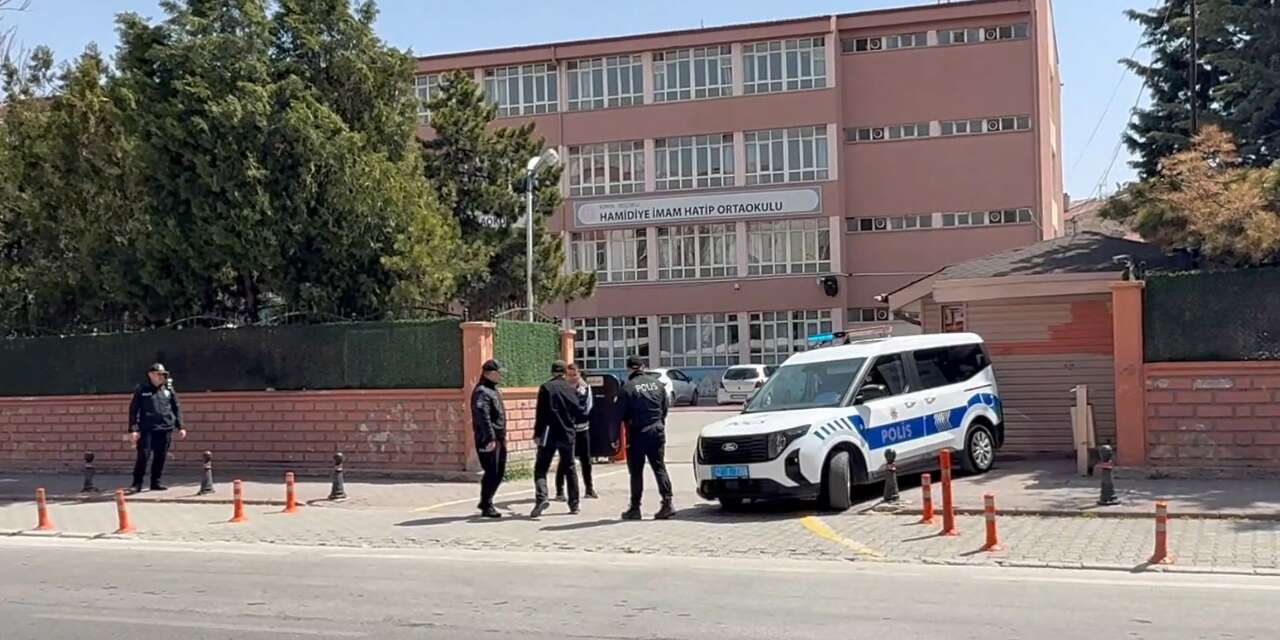 Konya polisi okulların çevresindeki güvenlik çemberini genişletti