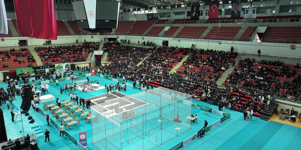 Karatay’da teknoloji rüzgarı! Robofest Konya 2026 büyük heyecanla başladı