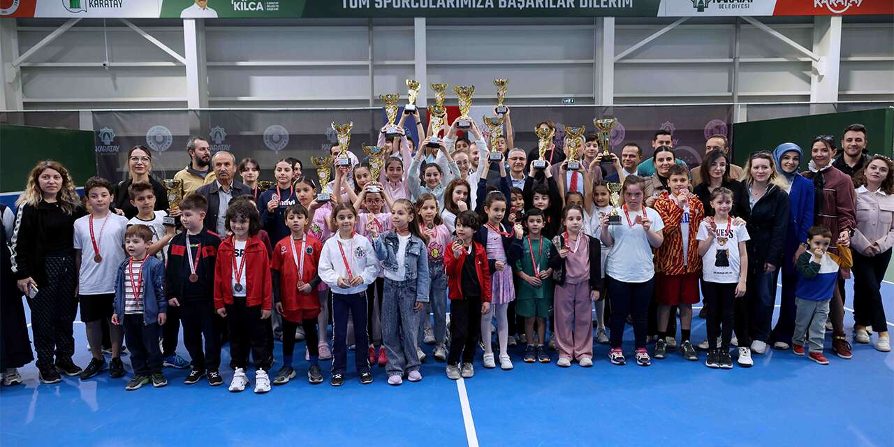 Karatay’da tenis heyecanı sona erdi! Ödüller sahiplerini buldu
