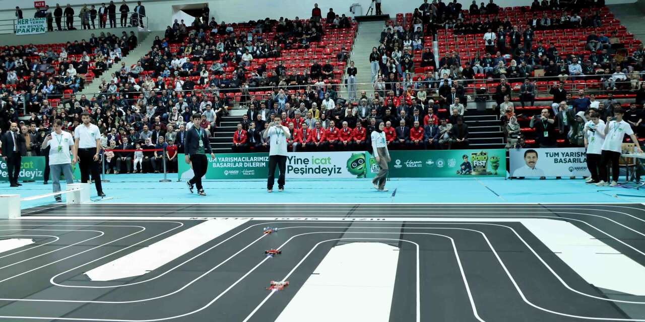 ROBOFEST Konya’da geleceği tasarlayan nesiller yarıştı