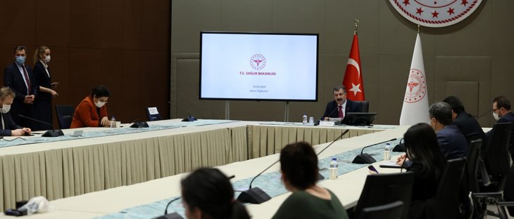 Sağlık Bakanı Koca: Vaka artış hızı yavaşladı ama bu bizi rahatlatmamalı