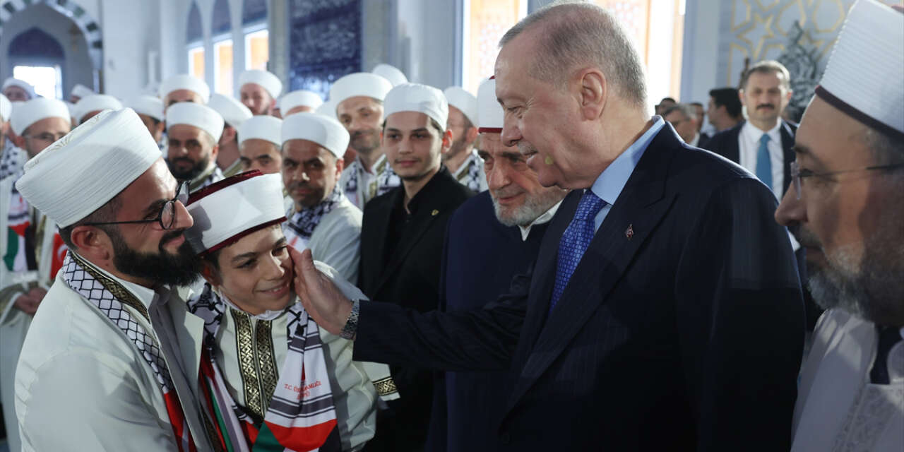 333 küçük hafız icazet töreninde! İlk tilaveti Recep Tayyip Erdoğan yaptı