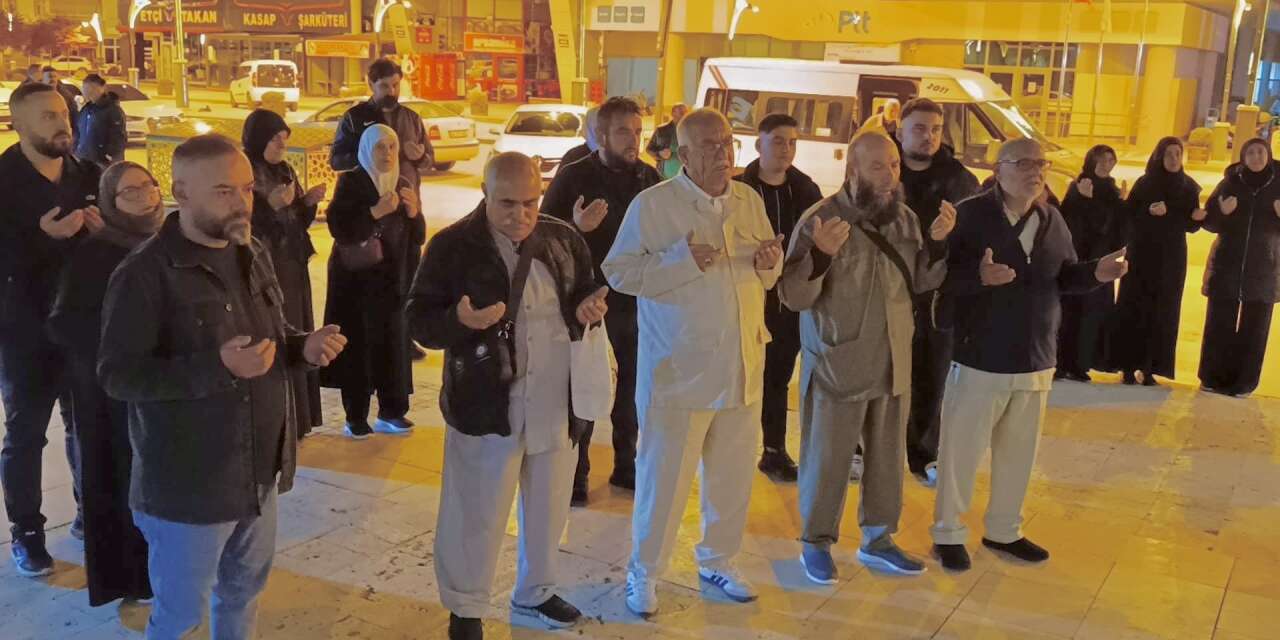 Konya’dan kutsal topraklara yolculuk başladı! Hacı adayları dualarla uğurlandı