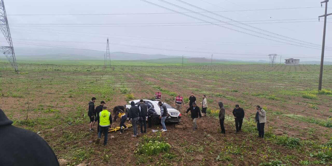 Kamyonetle otomobil çarpıştı! 2 ölü, 3 ağır yaralı var