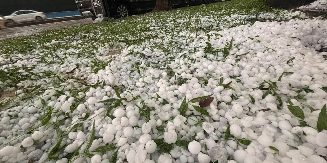 Nisan ayında ceviz büyüklüğünde dolu yağdı