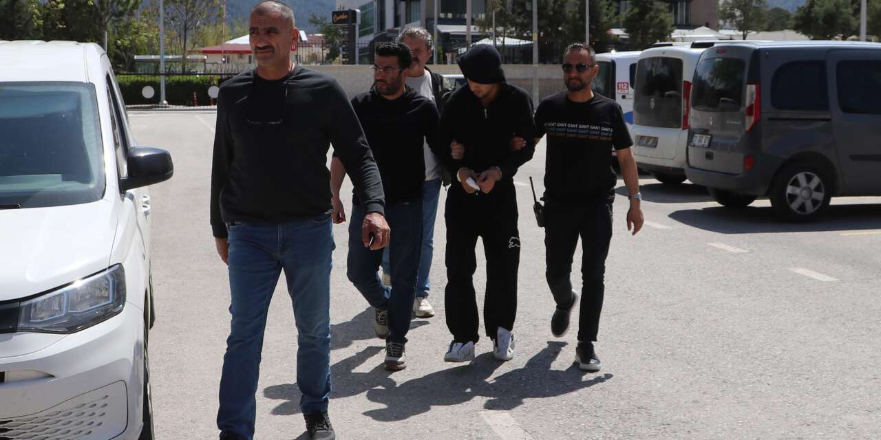 Düğün sonu bıçaklı kavga! 20 yaşında genç öldü