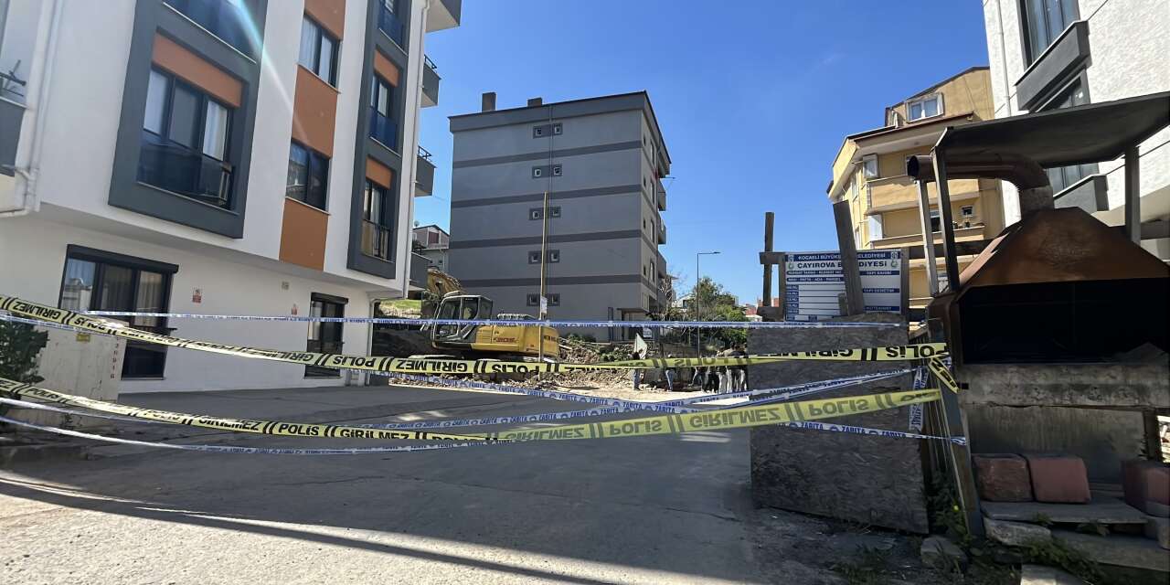 5 katlı apartmanda panik anları! Boşaltılıp, mühürlendi