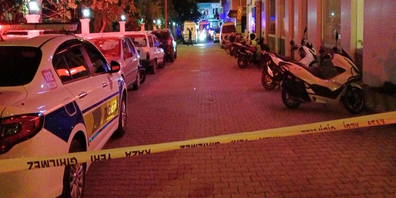 Otel önünde dehşet! 2 kadını öldürüp, canına kıydı