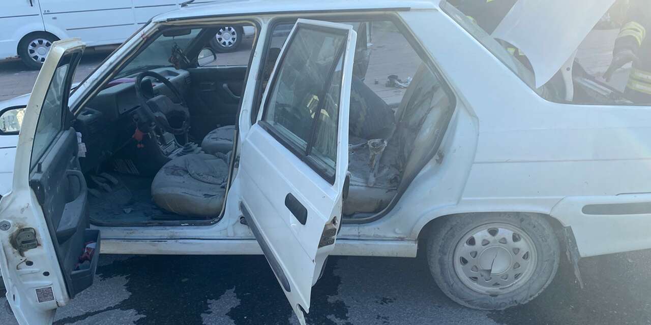 Konya’da park halindeki otomobilde yangın çıktı! Sürücü yaralandı