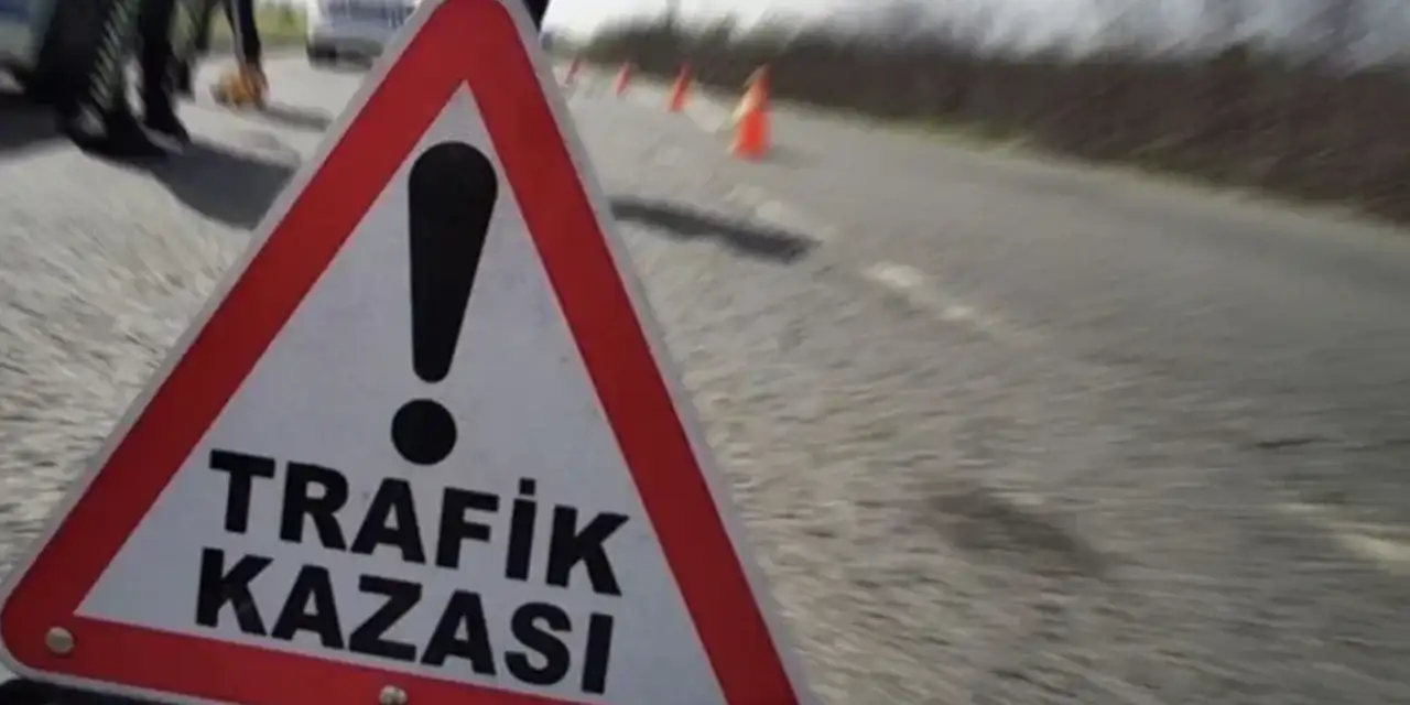 Konya’da kontrolden çıkan araç refüje devrildi! 3 yaralı var