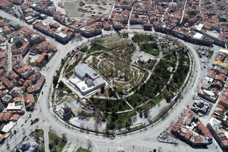 Konya'da boş kalan meydan, cadde ve sokaklar havadan görüntülendi