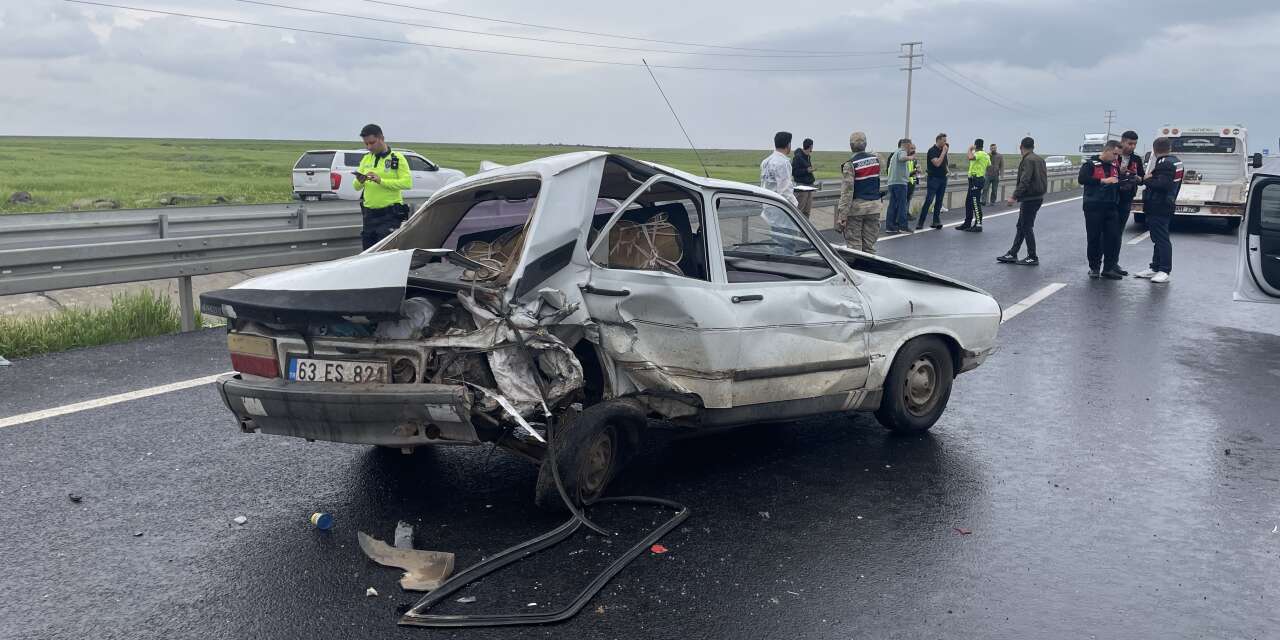 Otomobil TIR’a çarptı, facia büyüdü! 2 ölü, 2 yaralı var