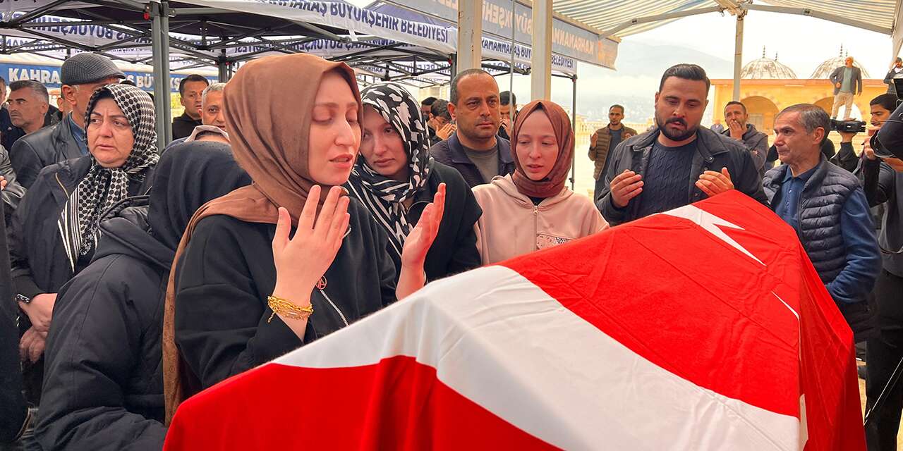 Okul saldırısından 18 gün sonra vefat eden minik Almina toprağa verildi