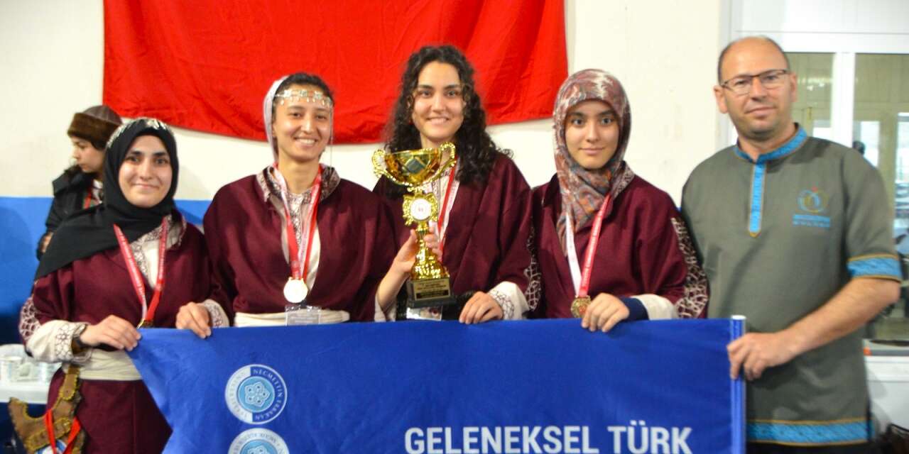 NEÜ hedefi tam 12’den vurdu! Türkiye Şampiyonu oldu