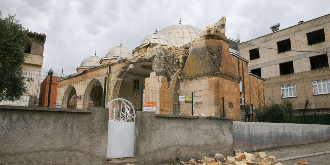 Şanlıurfa ve Gaziantep’te fırtına yıktı geçti! Can kaybı ve büyük hasar var
