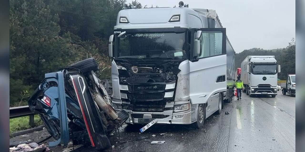Seminere giden maliyeciler kaza yaptı! 1 ölü, 5 yaralı var