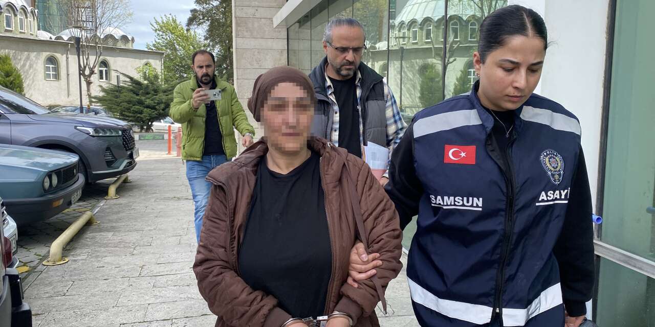 Teyze, yeğeninin 750 bin TL’lik ziynet eşyasını çalıp araba aldı