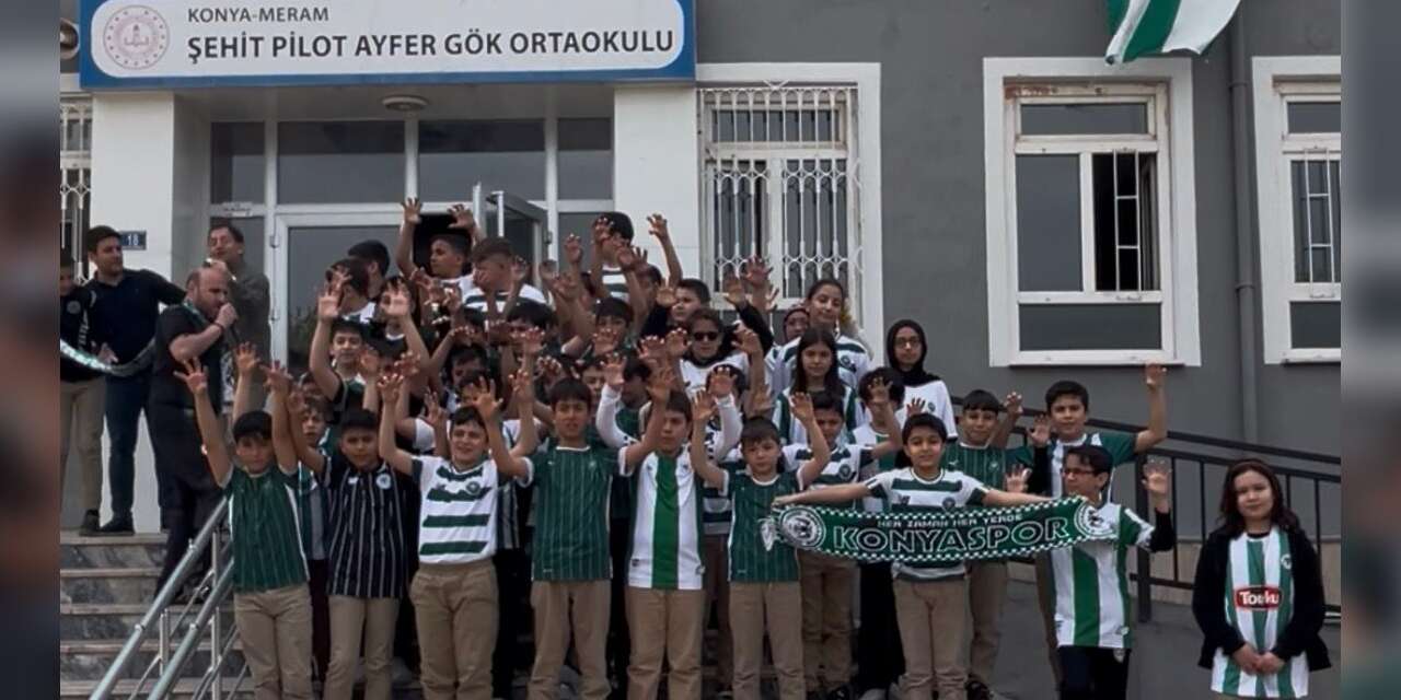 Konyaspor’un final sevinci okullara taştı