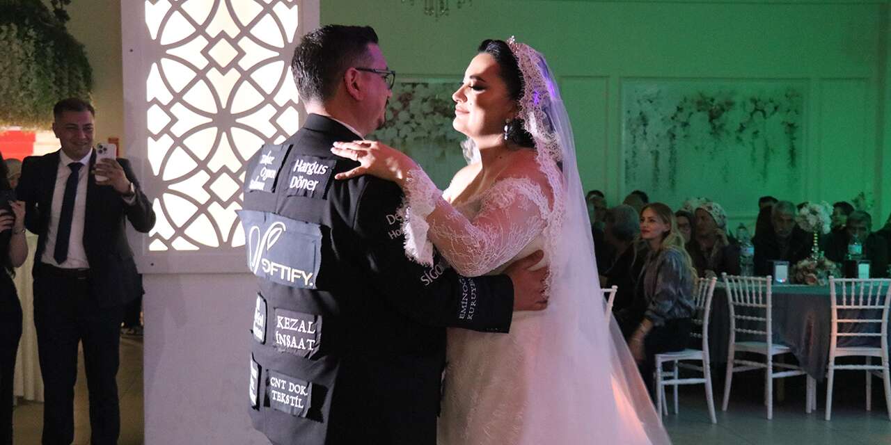 Görenleri hayrete düşüren düğün! Damat, masraflara ilginç bir çözüm buldu