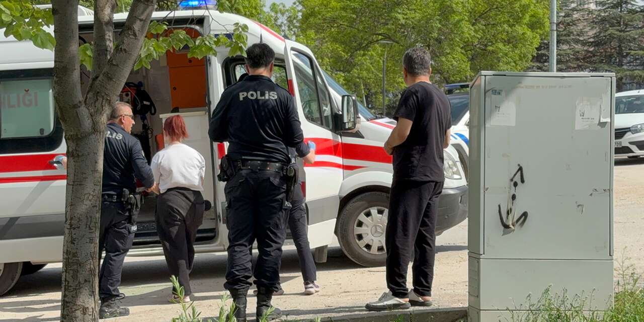 14 ve 16 yaşındaki kızlar parkta bıçaklı kavga etti! Sebebi şaşkına çevirdi