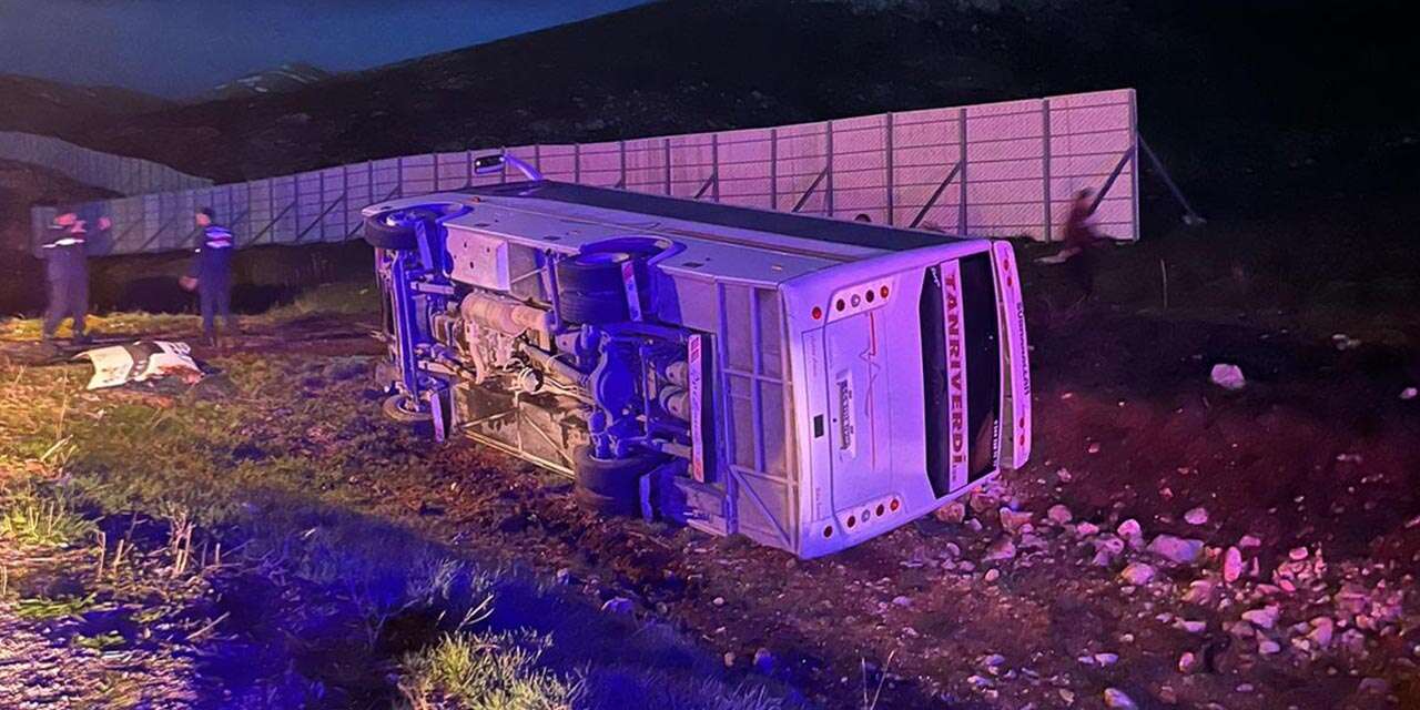 Taraftar midibüsü şarampole devrildi! 3’ü ağır, 25 yaralı