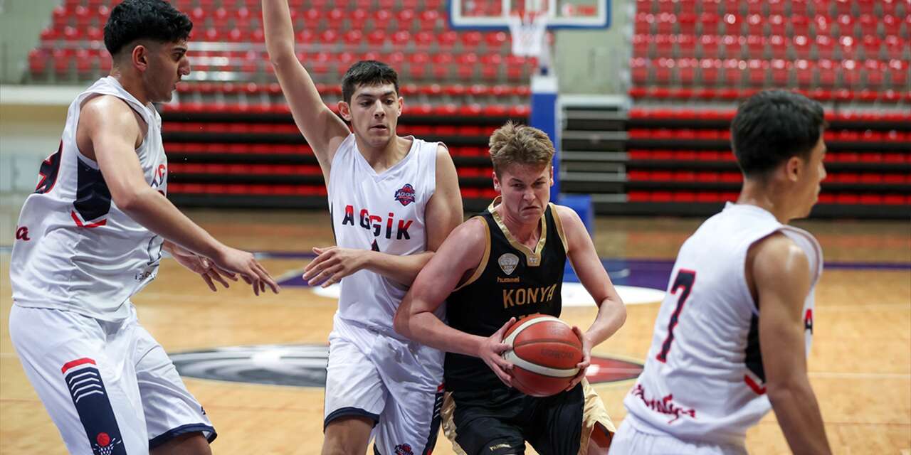 Türkiye’nin genç basketbolcuları Konya’da şampiyonluk için buluştu