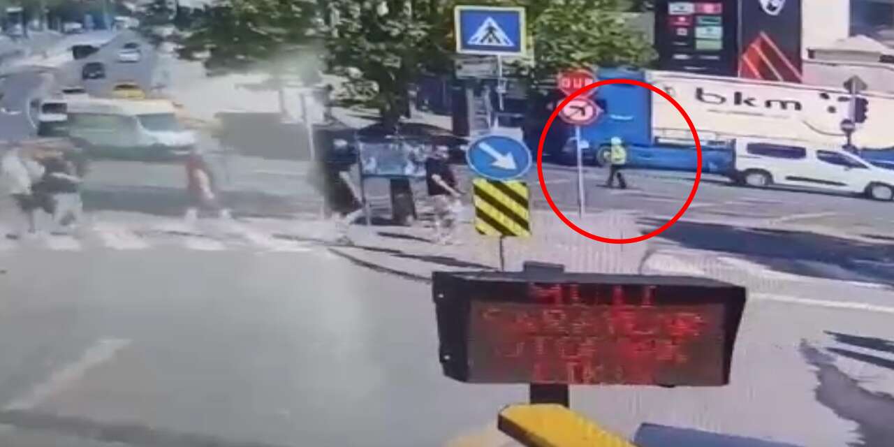 Trafiği yönlendiren kadın polise minibüs çarptı! Ölüm kalım mücadelesi veriyor
