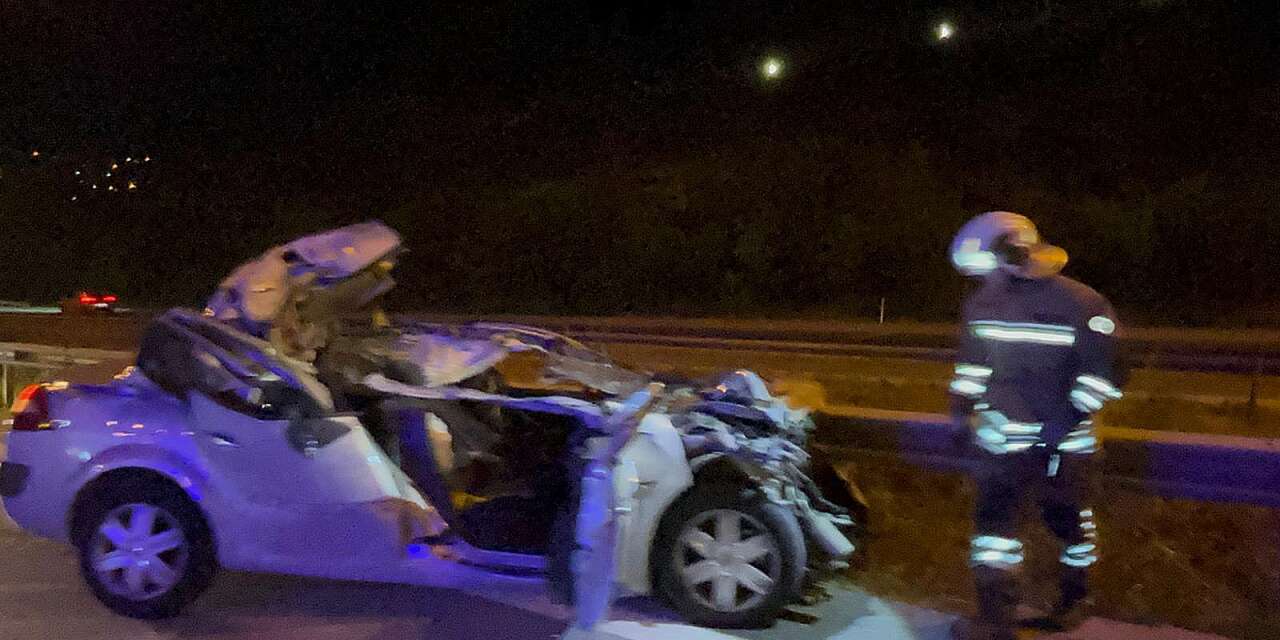 TIR’a çarpan otomobil hurdaya döndü! 18 yaşındaki Ezgi Özcan öldü