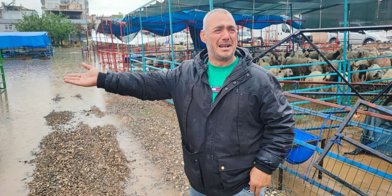 Kurban pazarı sular altında kaldı, besici gözyaşlarıyla konuştu
