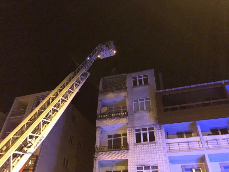 Bakan Soylu'nun istifa açıklamasının ardından binanın çatısına çıkararak intihara kalkıştı