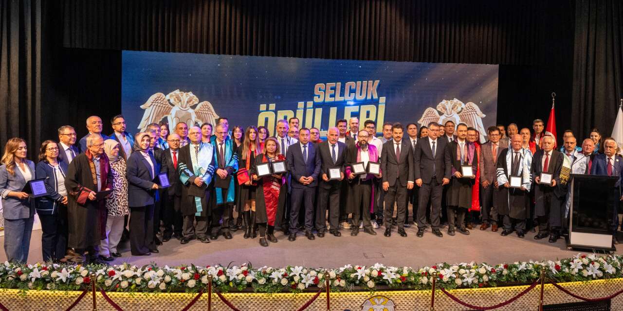 Konya’da gurur günü! Selçuk Üniversitesi’ndeki başarılar ödüllendirildi