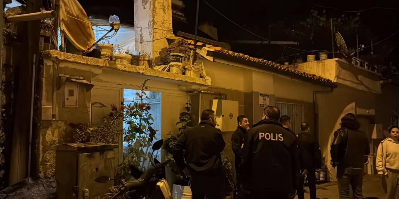 Müstakil evde patlama! 3 ağır yaralı