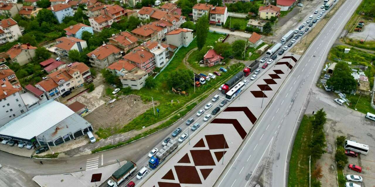 9 günlük tatille birlikte Konya yolunda bayram yoğunluğu başladı