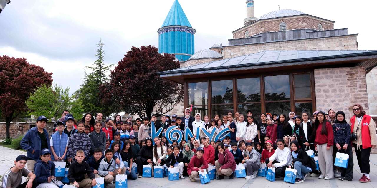 Konya’da kitap kurtları, şehir turu kazandı