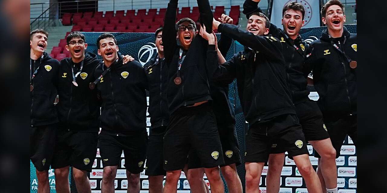 Konya basketbol tarihinde bir ilk! Konya BBSK Türkiye üçüncüsü oldu