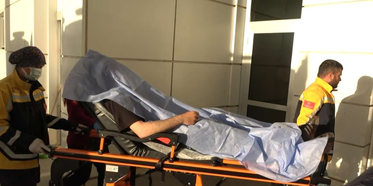 Borç kavgası kanlı bitti! Kardeşlerden biri bıçaklandı