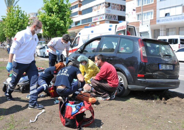 Okul müdürü direksiyon başında hayatını kaybetti