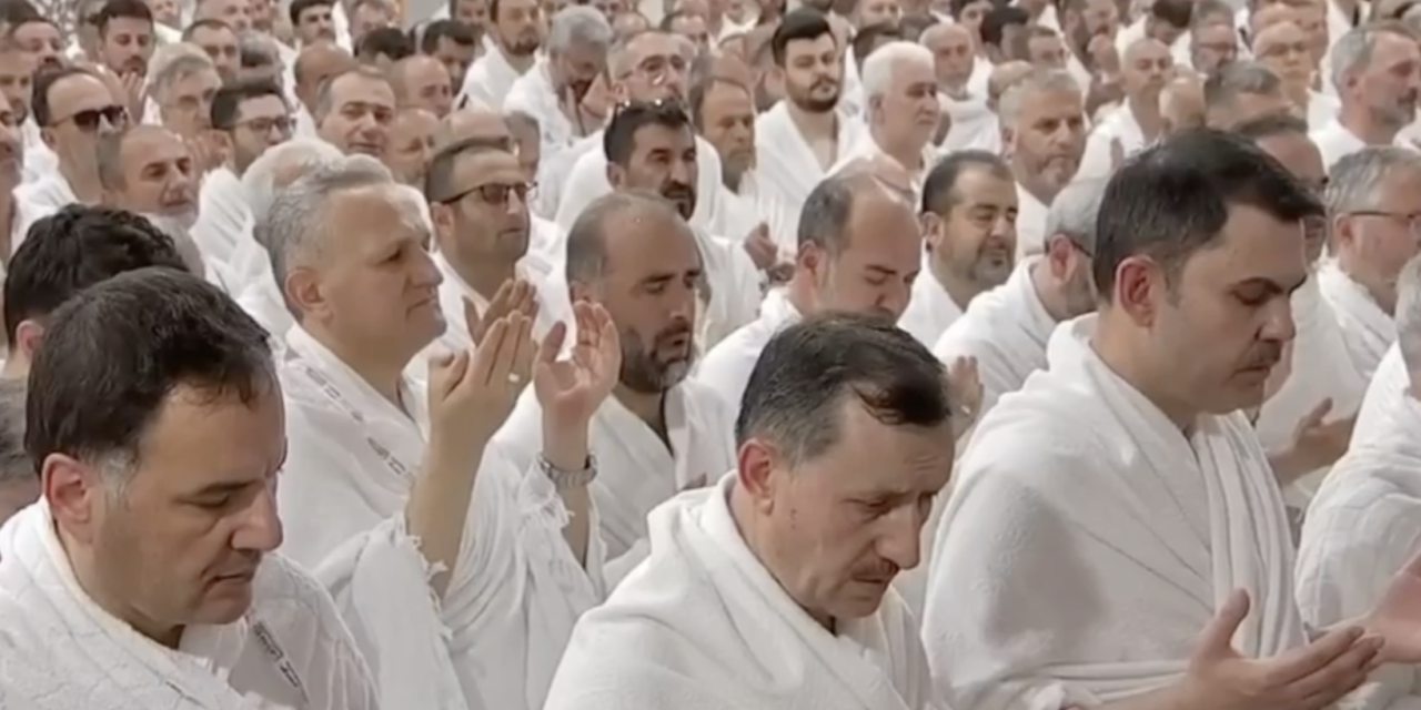 Konyalı Bakan Murat Kurum ve vekiller Arafat’ta vakfe durdu