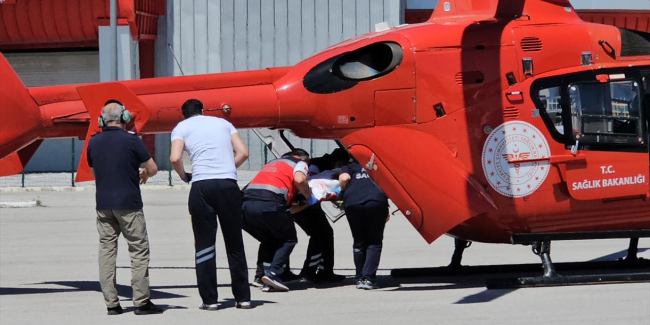 2 yaşındaki çocuk kolunu traktör şaftına kaptırdı, ambulans helikopter havalandı