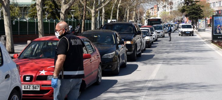 Konya'da 2 günlük yasağın ardından sokaklarda hareketlilik yaşanıyor