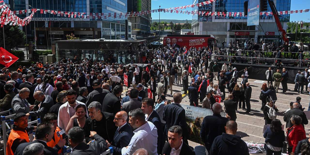 Kemal Kılıçdaroğlu, CHP Genel Merkezi’nde böyle karşılandı