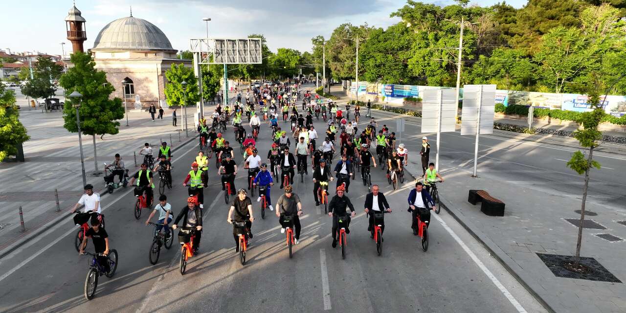 Avrupa Bisiklet Başkenti Konya’da binlerce kişi pedal çevirdi
