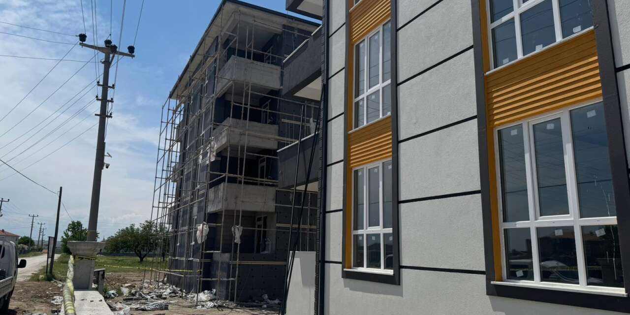 Konya’da inşaatta kaza! Elektrik akımına kapılıp 4’üncü kattan düştü