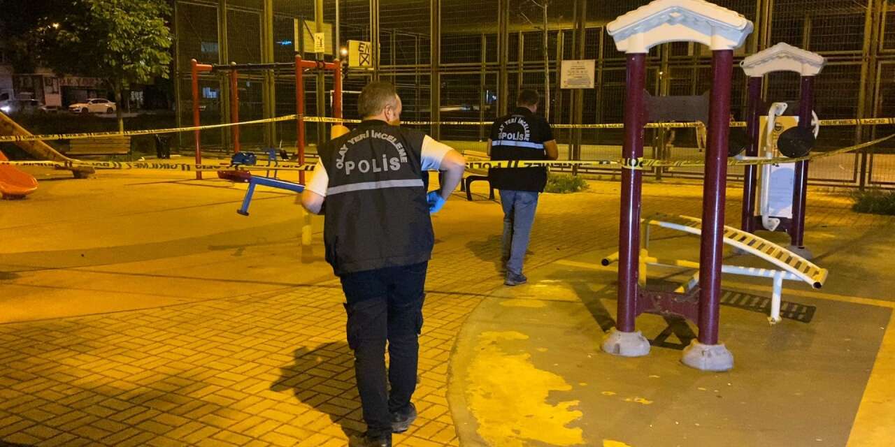 Çocuk parkında pompalı tüfek dehşeti! 10 kişi vuruldu