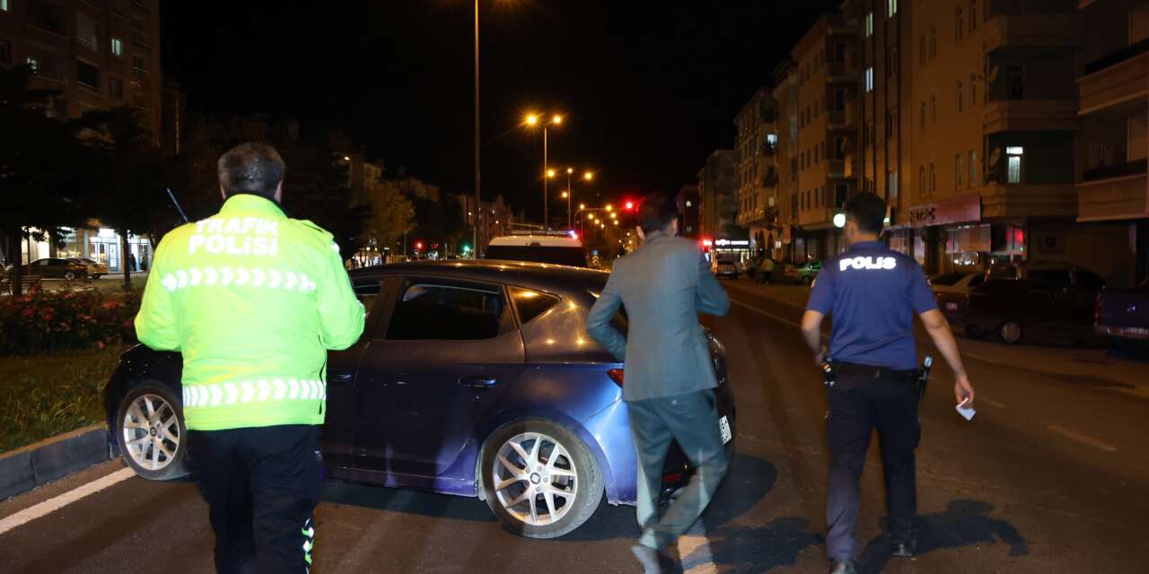 5’inci kez alkollü yakalandı, suçu yardıma gelen vatandaşa attı