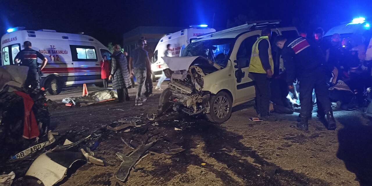 Hac dönüşü feci kaza! Hakkı Takçı hayatını kaybetti, 3 ağır 7 yaralı var